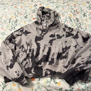 Nike tie dye sweatshirt